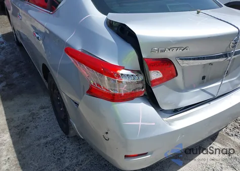 2015 Nissan Sentra S z USA, uszkodzony, nr VIN 3N1AB7AP3FY330557